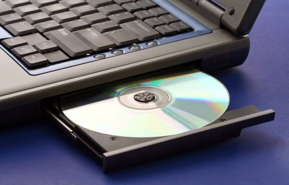 cd dvd laptop keluar sendiri