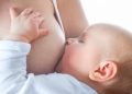 ibu menyusui bayi