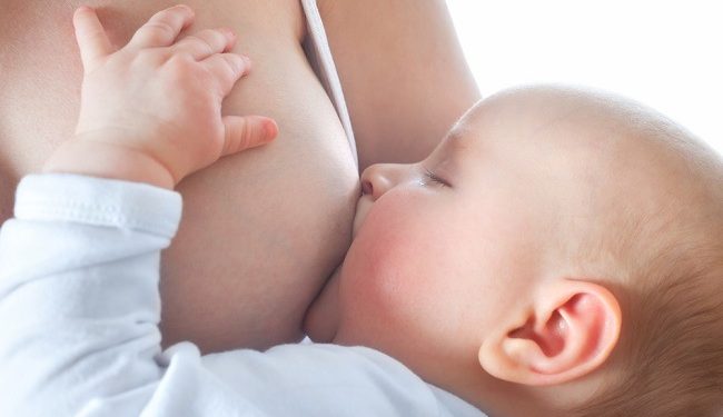 ibu menyusui bayi